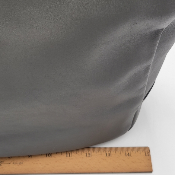 Coach 1941 Bedford Hobo In Heather Grey - Picture 15 of 16